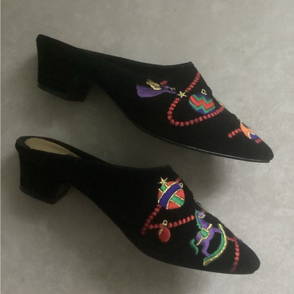 Ellemenno holiday slides Sz 7 black velvet shoes embellished - Picture 1 of 5